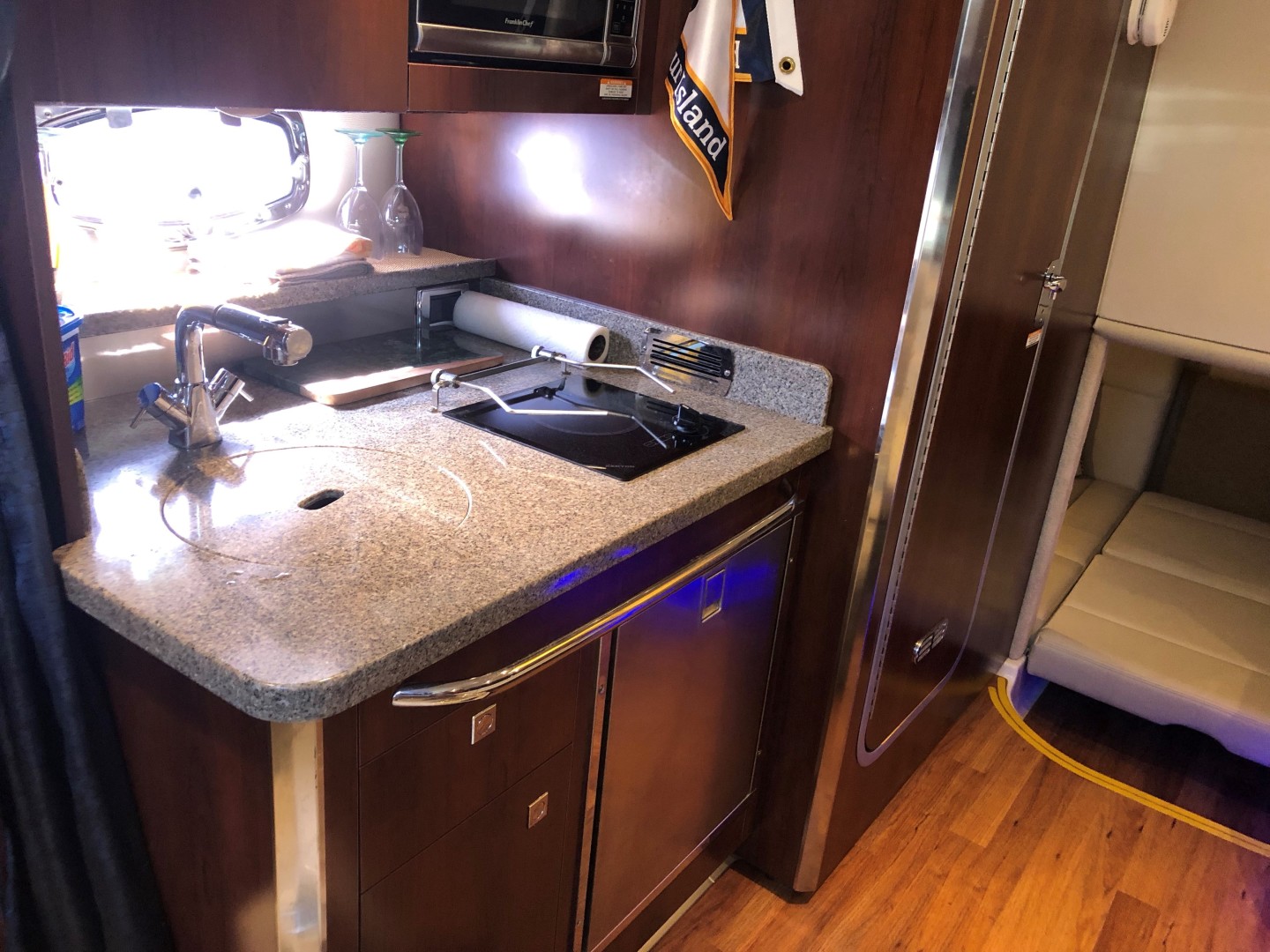 Chaparral 31- C-Scape - Galley