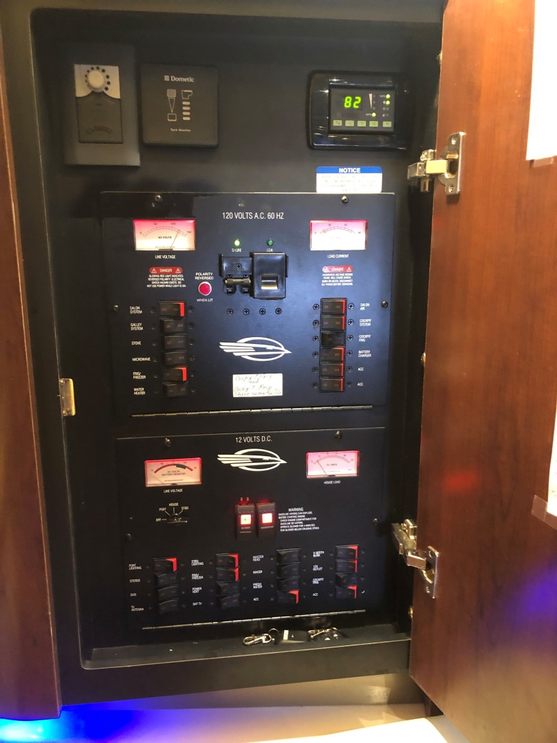 Chaparral 31- C-Scape - Control Panel