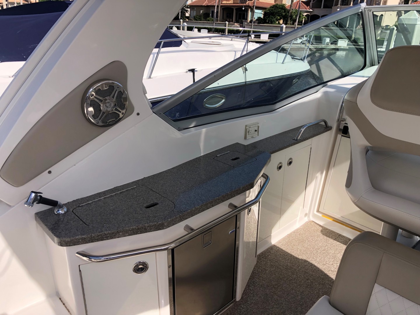 Chaparral 31- C-Scape - Cockpit