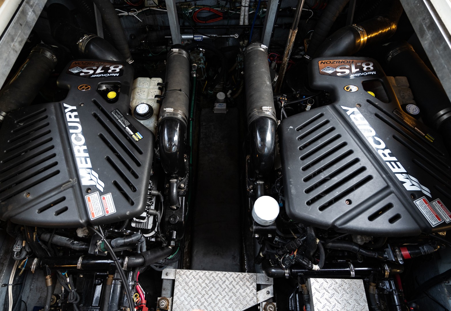 Sea Ray 40 - X Days - Engine Room