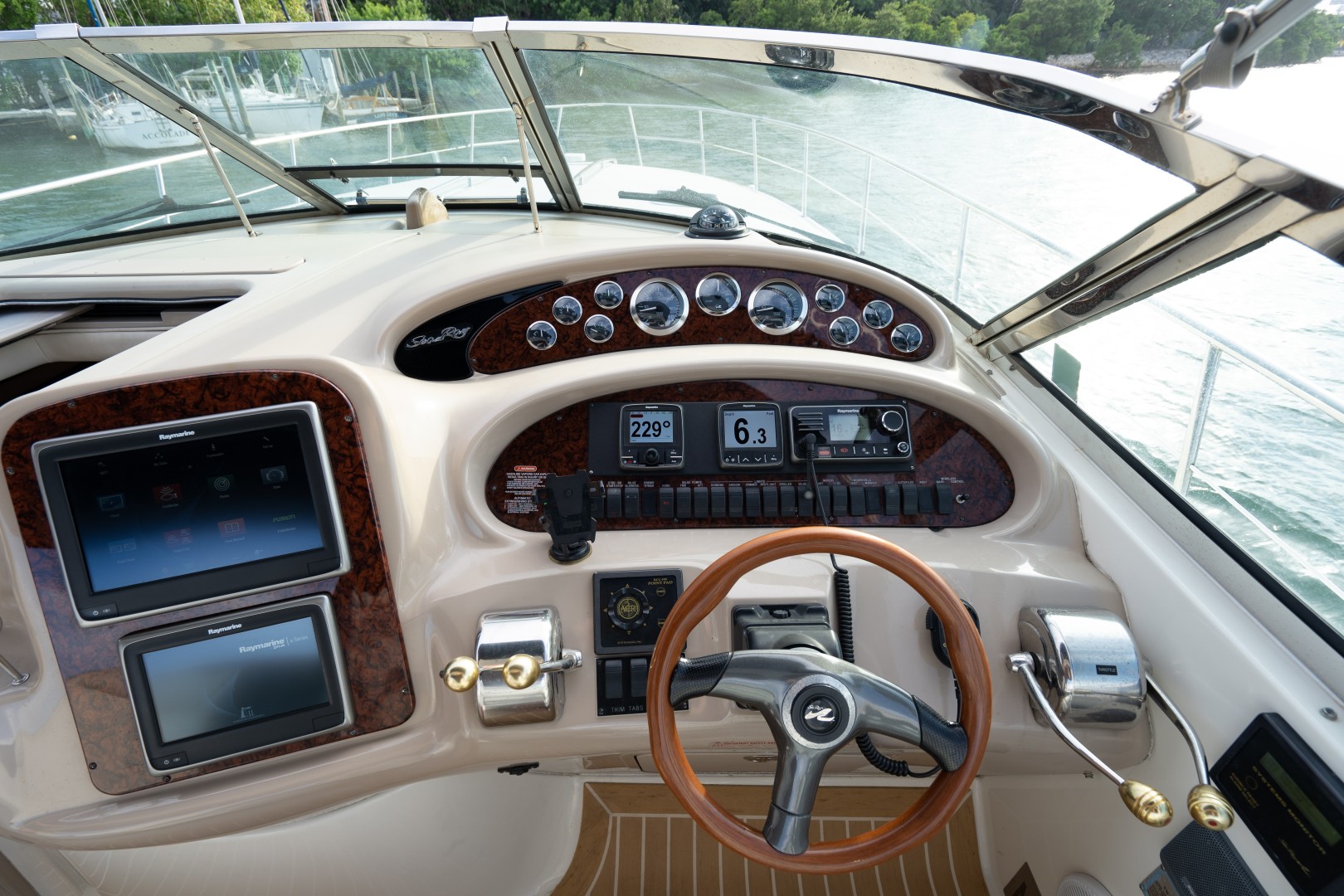Sea Ray 40 - X Days - Helm