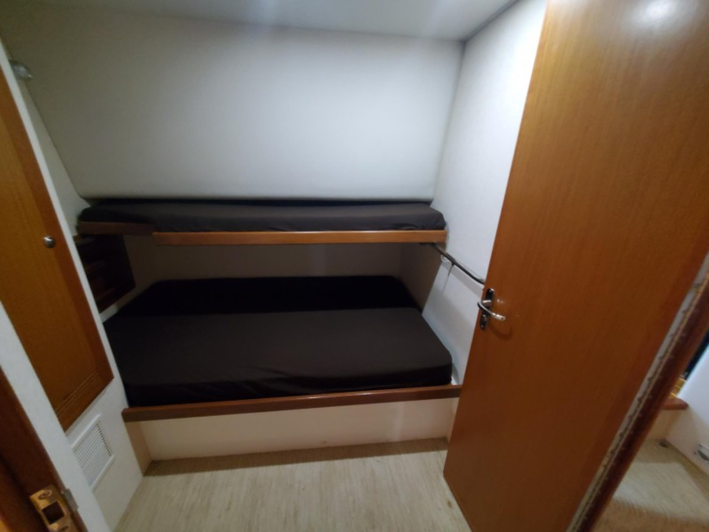 40 Cabo - Manana - Guest Stateroom