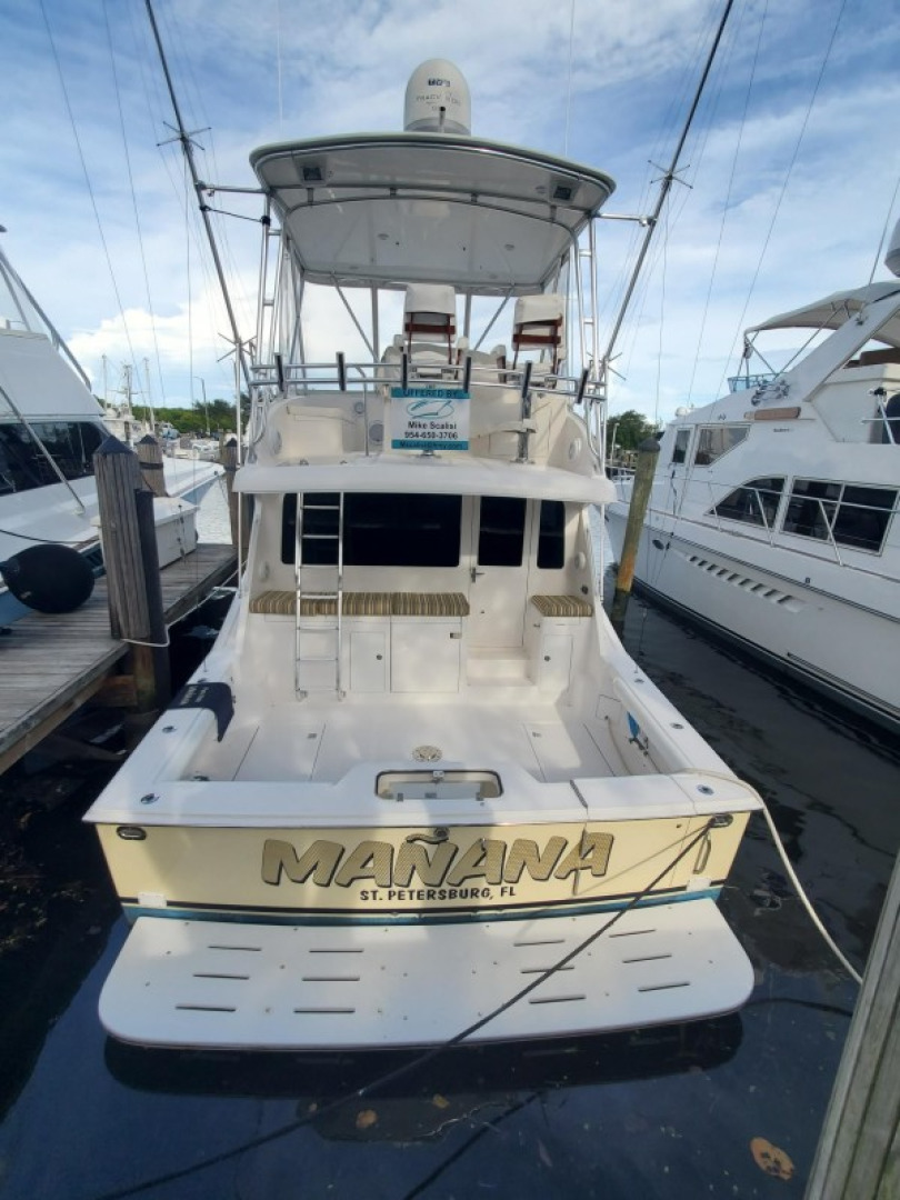 40 Cabo - Manana - Stern Profile