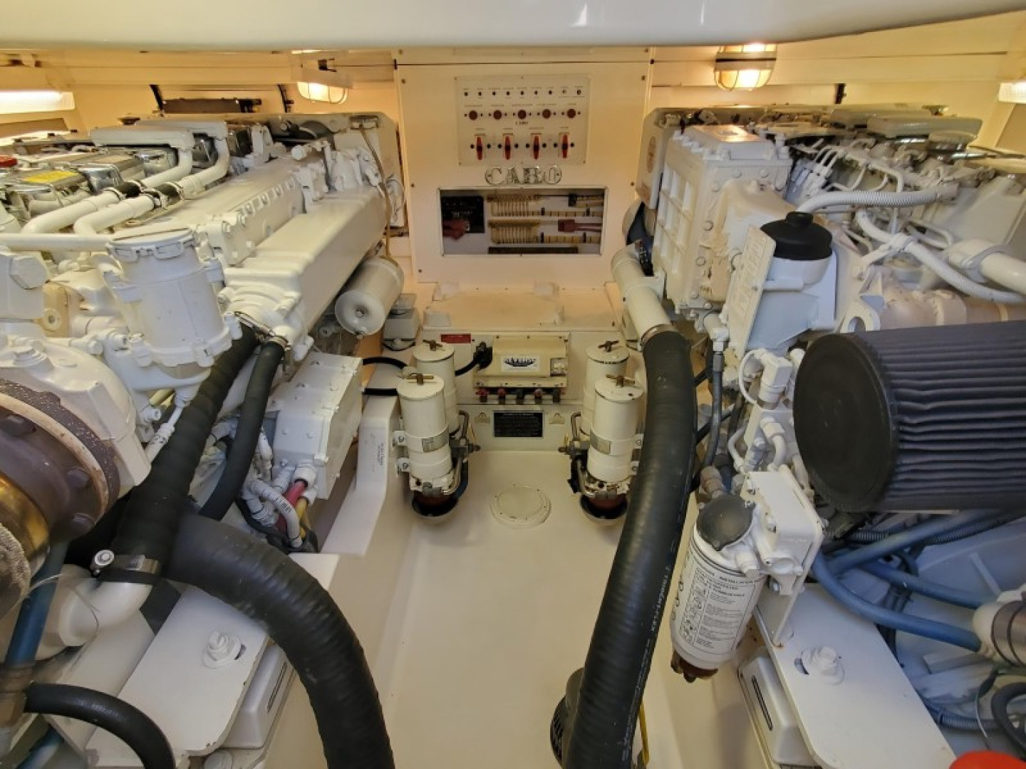 40 Cabo - Manana - Engine Room