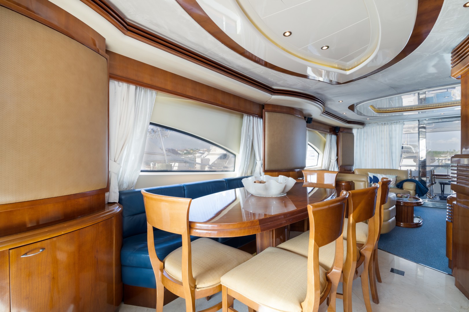 Azimut 80 - Dining