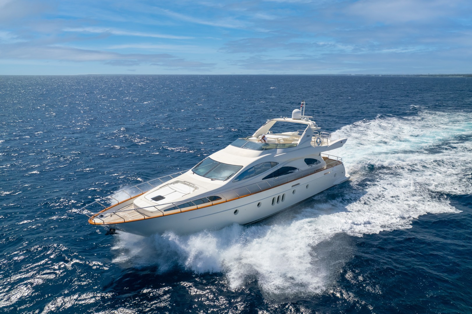 Azimut 80 - Exterior Profile