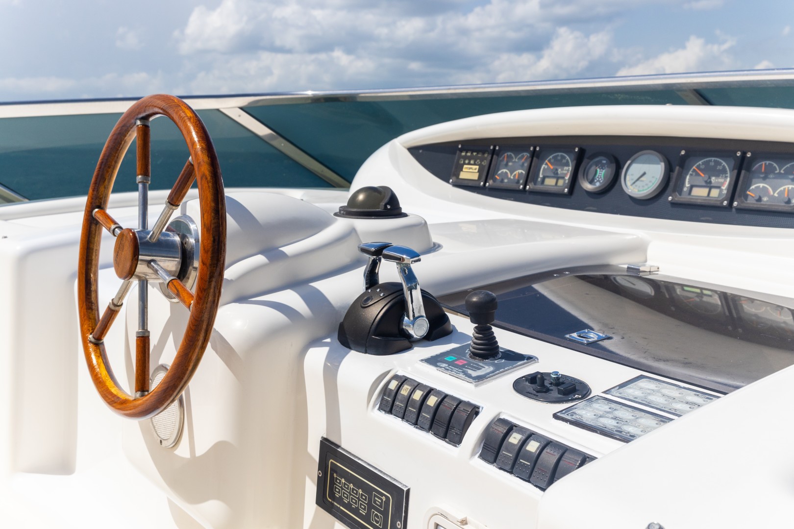 Azimut 80 - Flybridge Helm