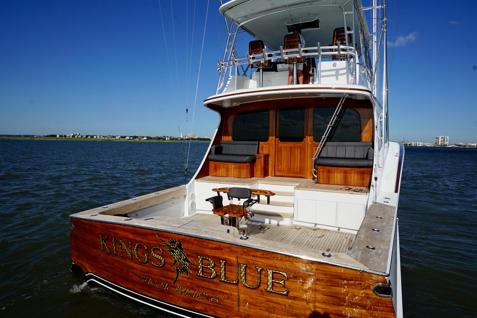 Whiticar 77 - Kings Blue - stern profile