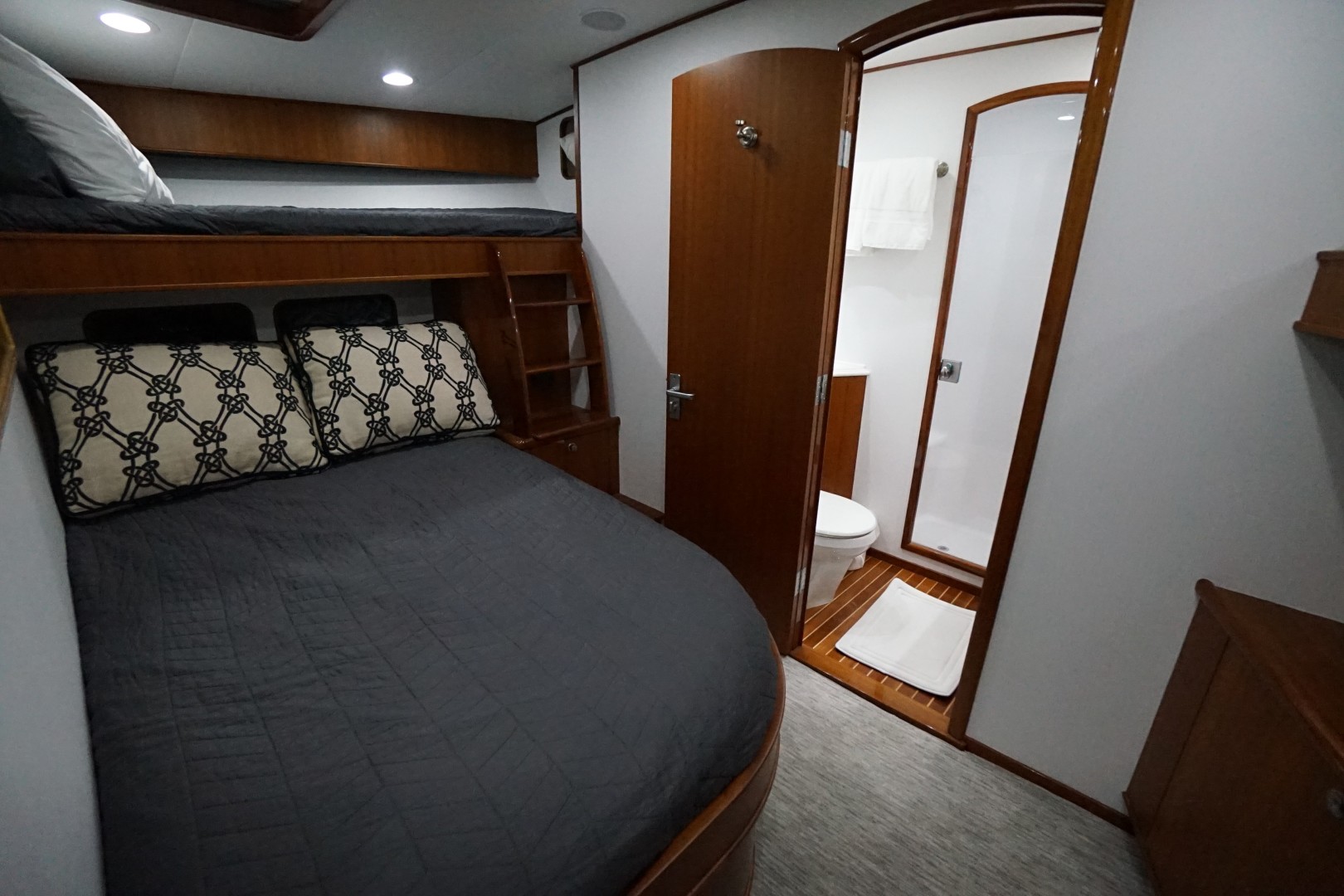 Whiticar 77 - Kings Blue - guest stateroom
