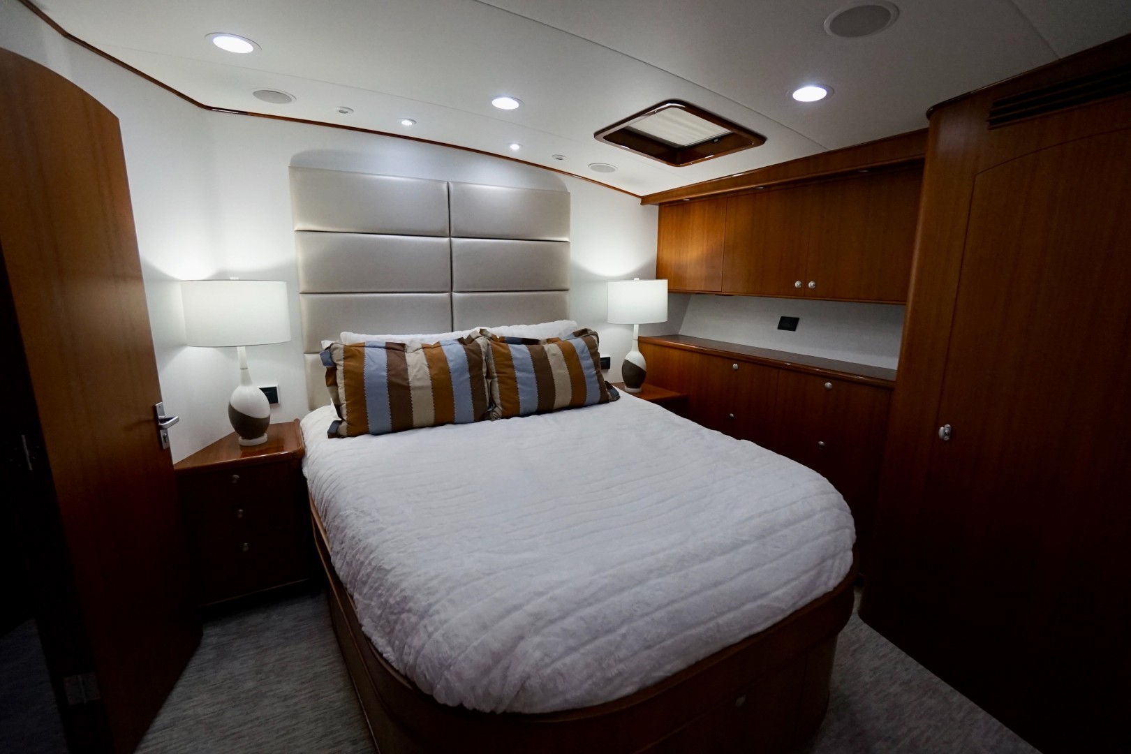 Whiticar 77 - Kings Blue - master stateroom