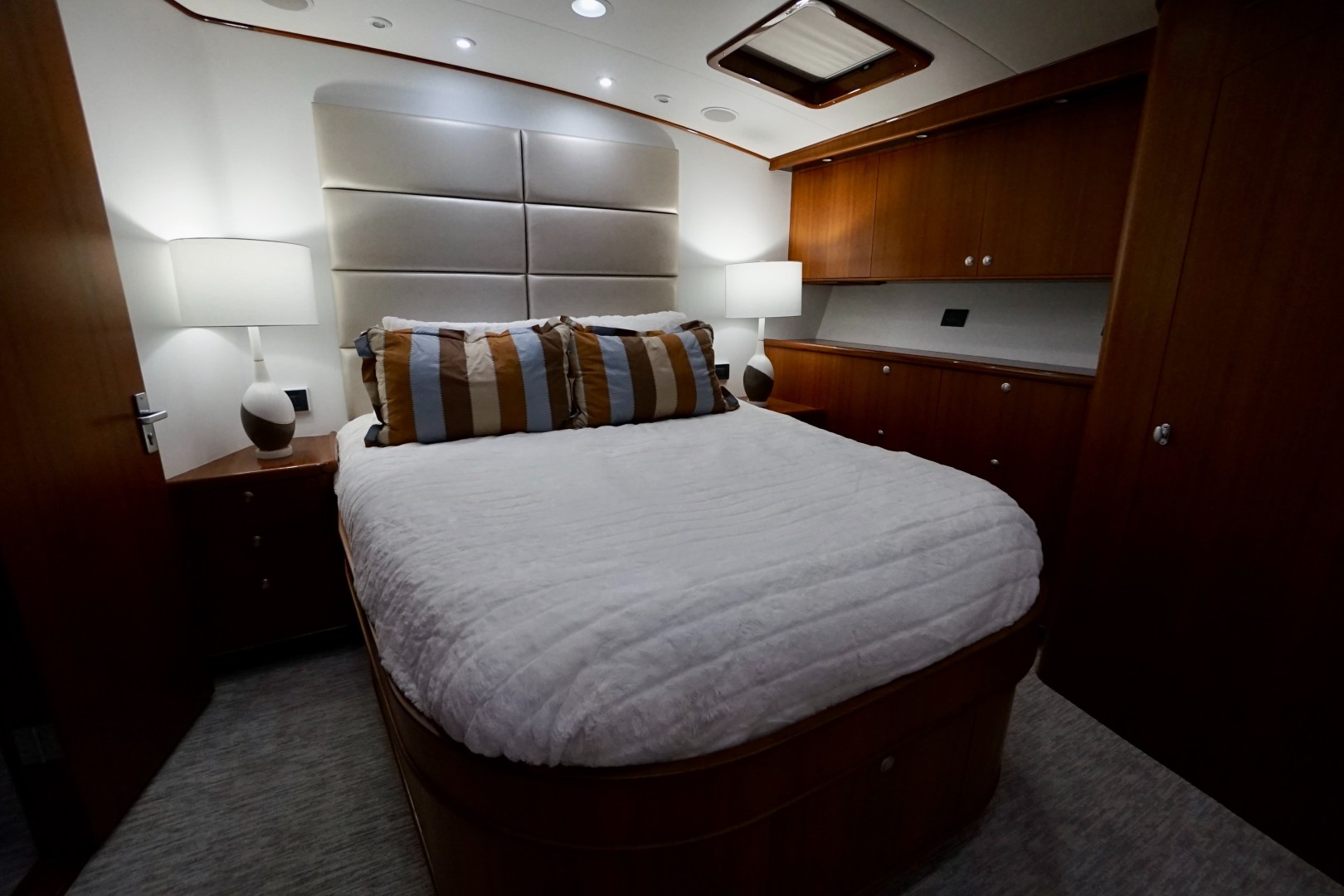Whiticar 77 - Kings Blue - master stateroom