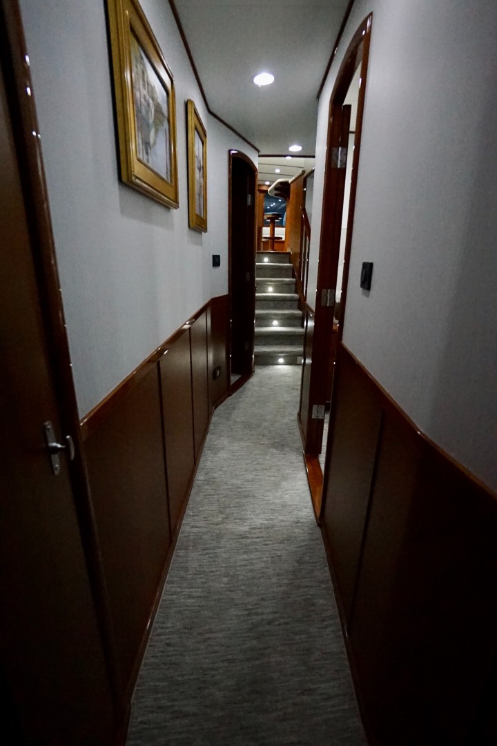 Whiticar 77 - Kings Blue - companionway