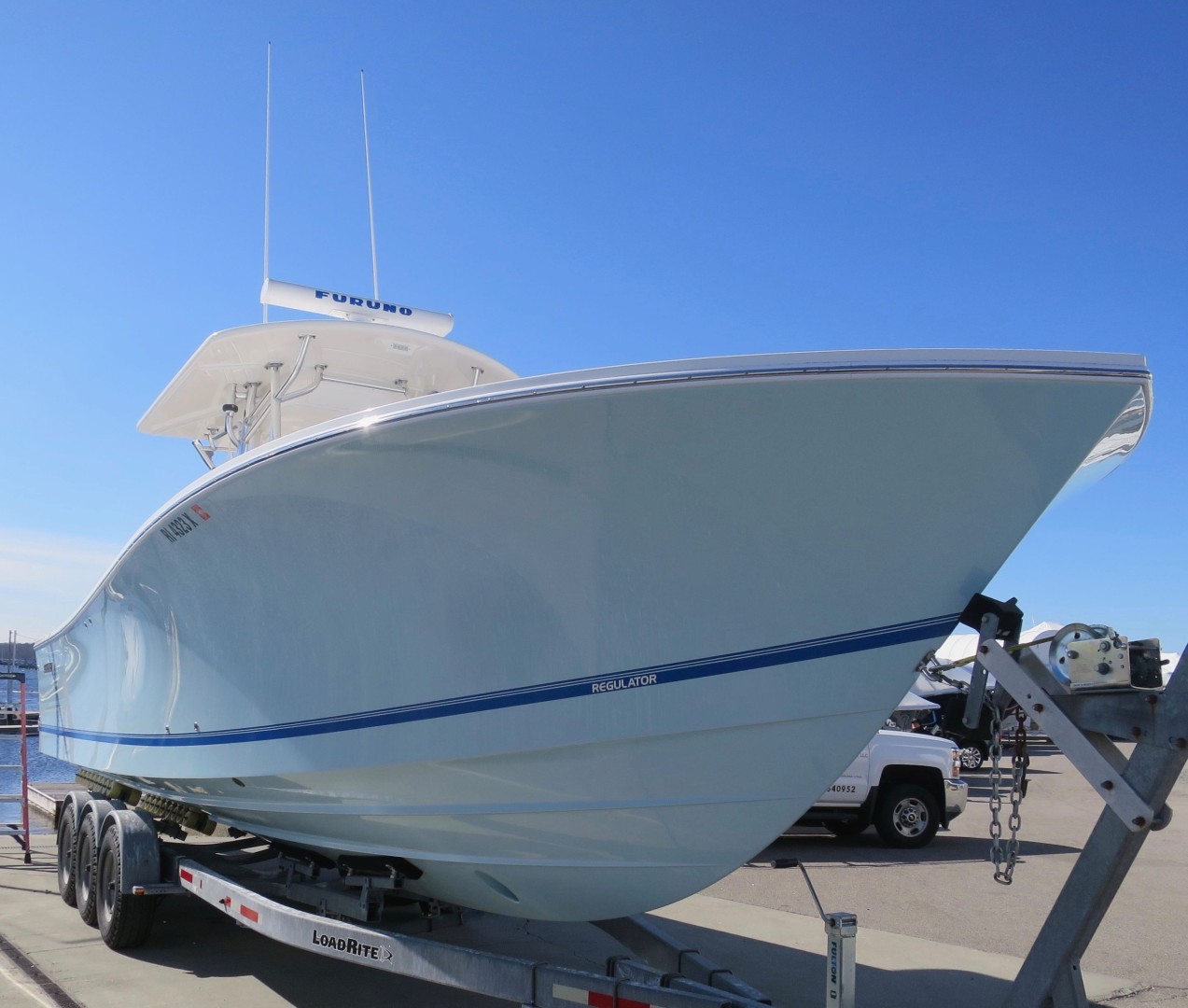 Regulator 34 - A Team - Bow Profile
