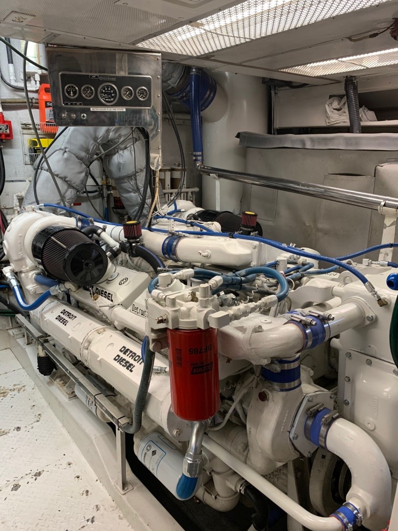 Broward 102 - Andiamo - Engine Room