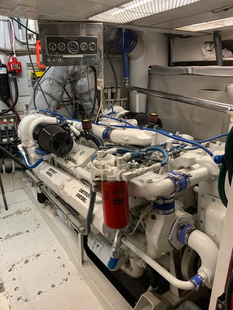 Broward 102 - Andiamo - Engine Room