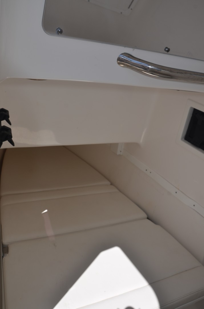 Tidewater 320 CC - berth