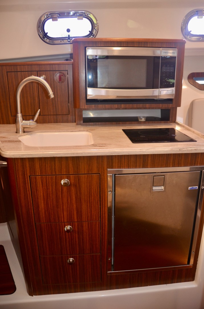 Pursuit 32 - Grillin Time - galley