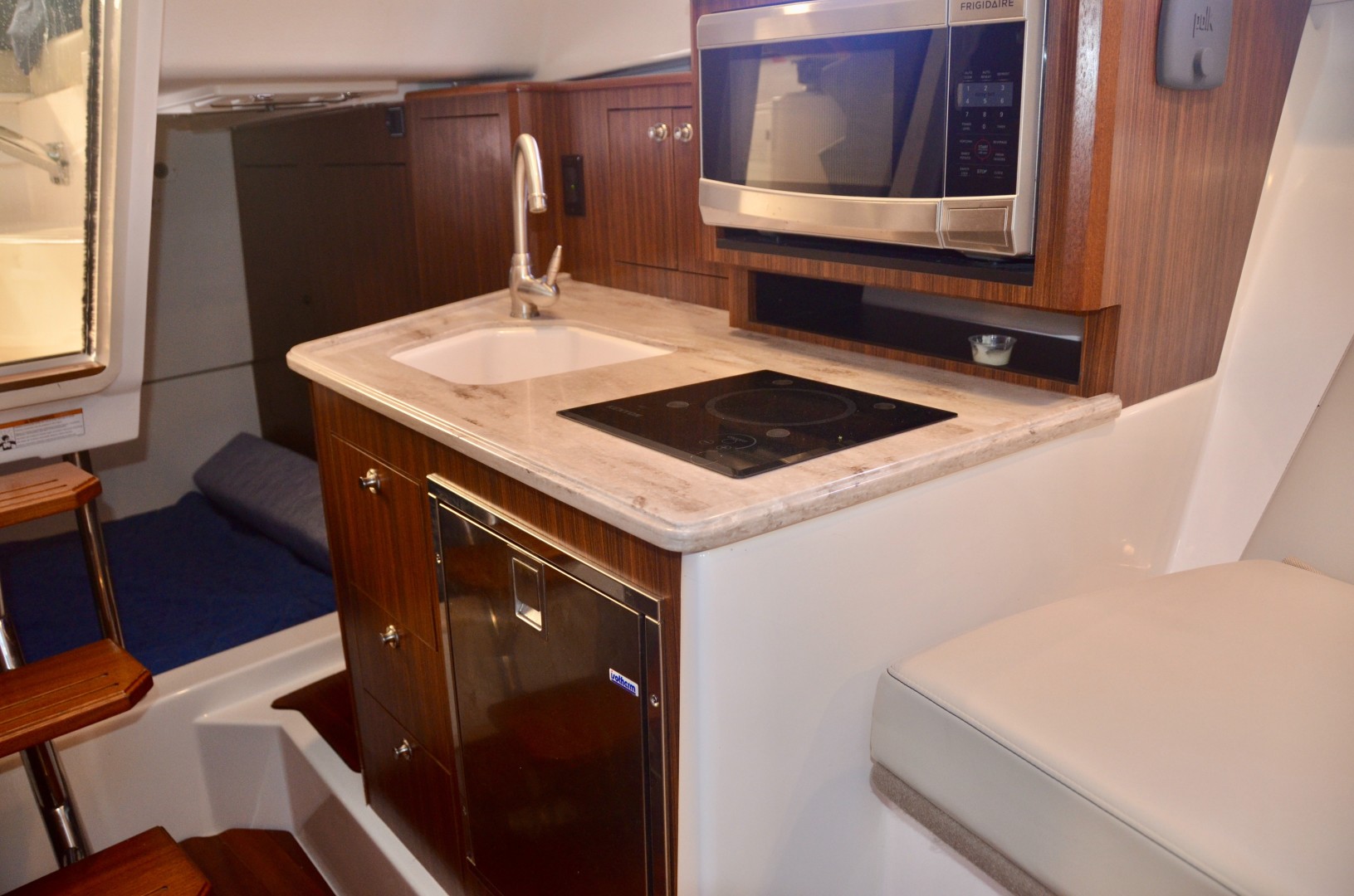 Pursuit 32 - Grillin Time - galley