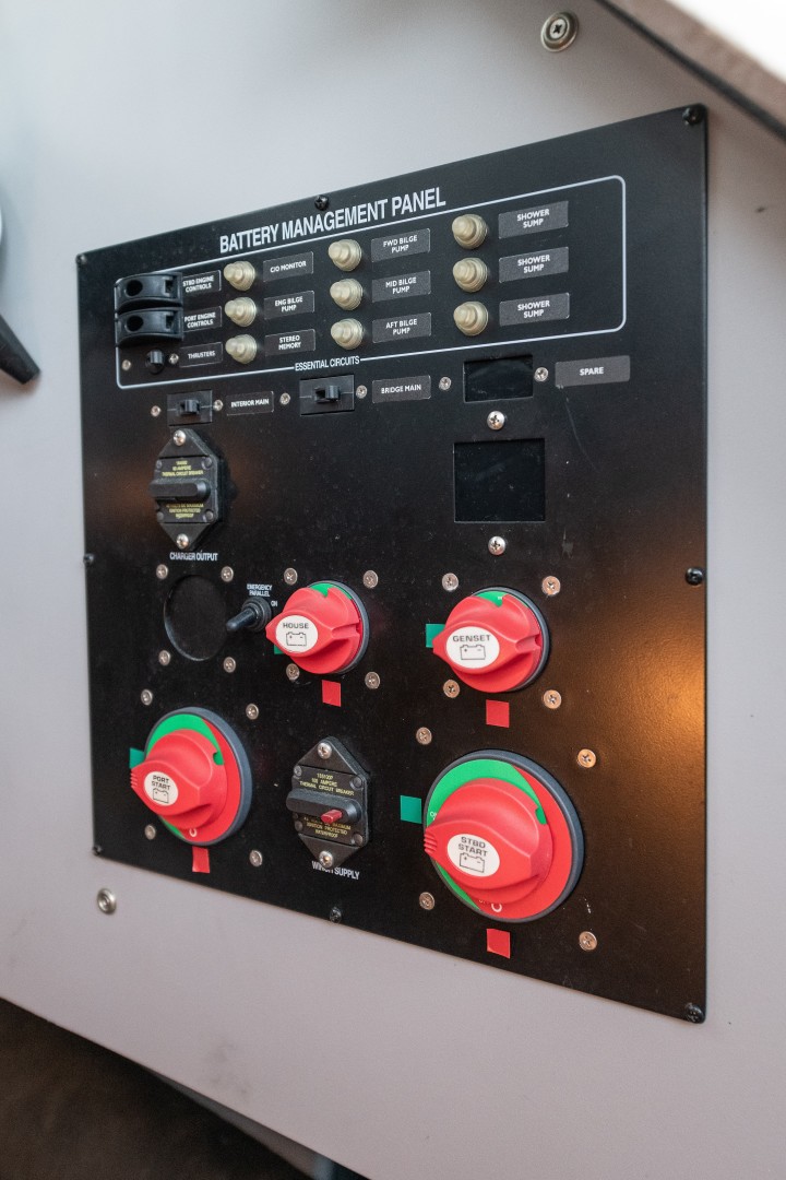 Meridian 39 - Out'n About - Engine Room