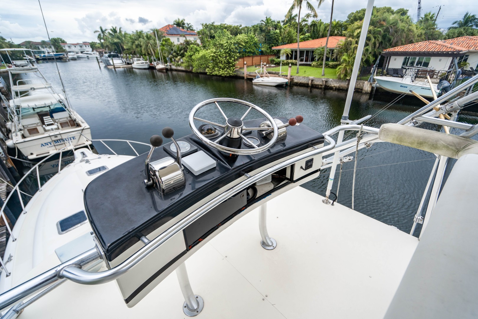 Tiara Yachts 43 - Amadeus - Tower Helm