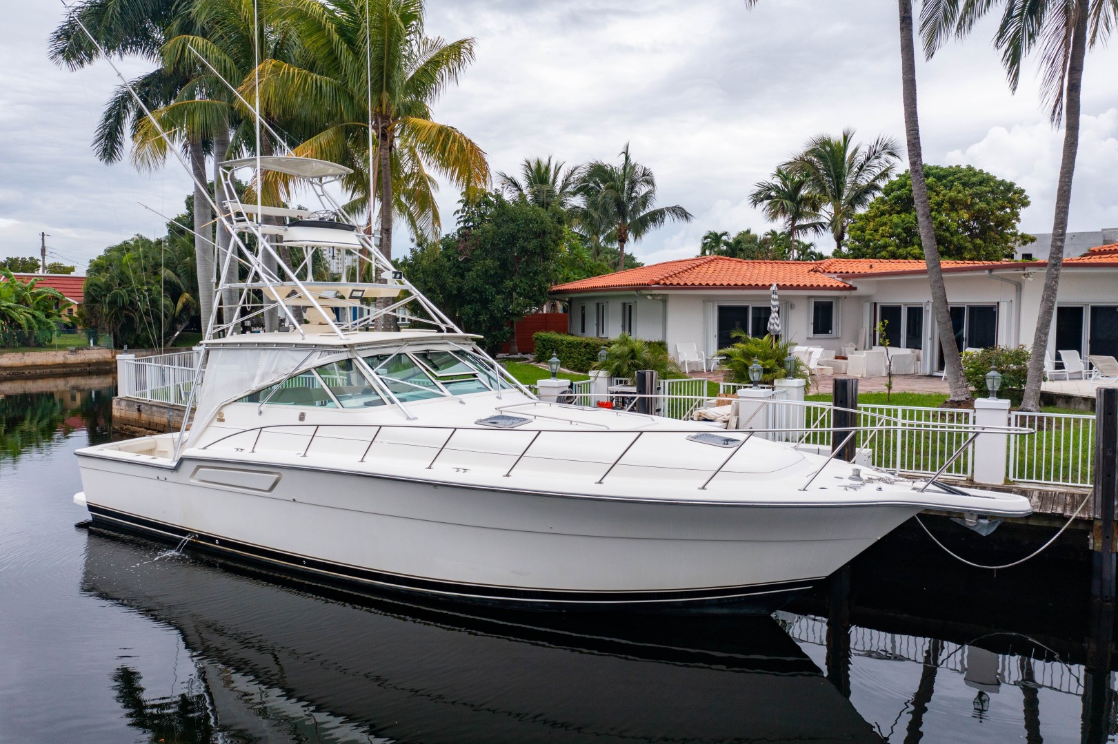 Tiara Yachts 43 - Amadeus - Exterior Profile