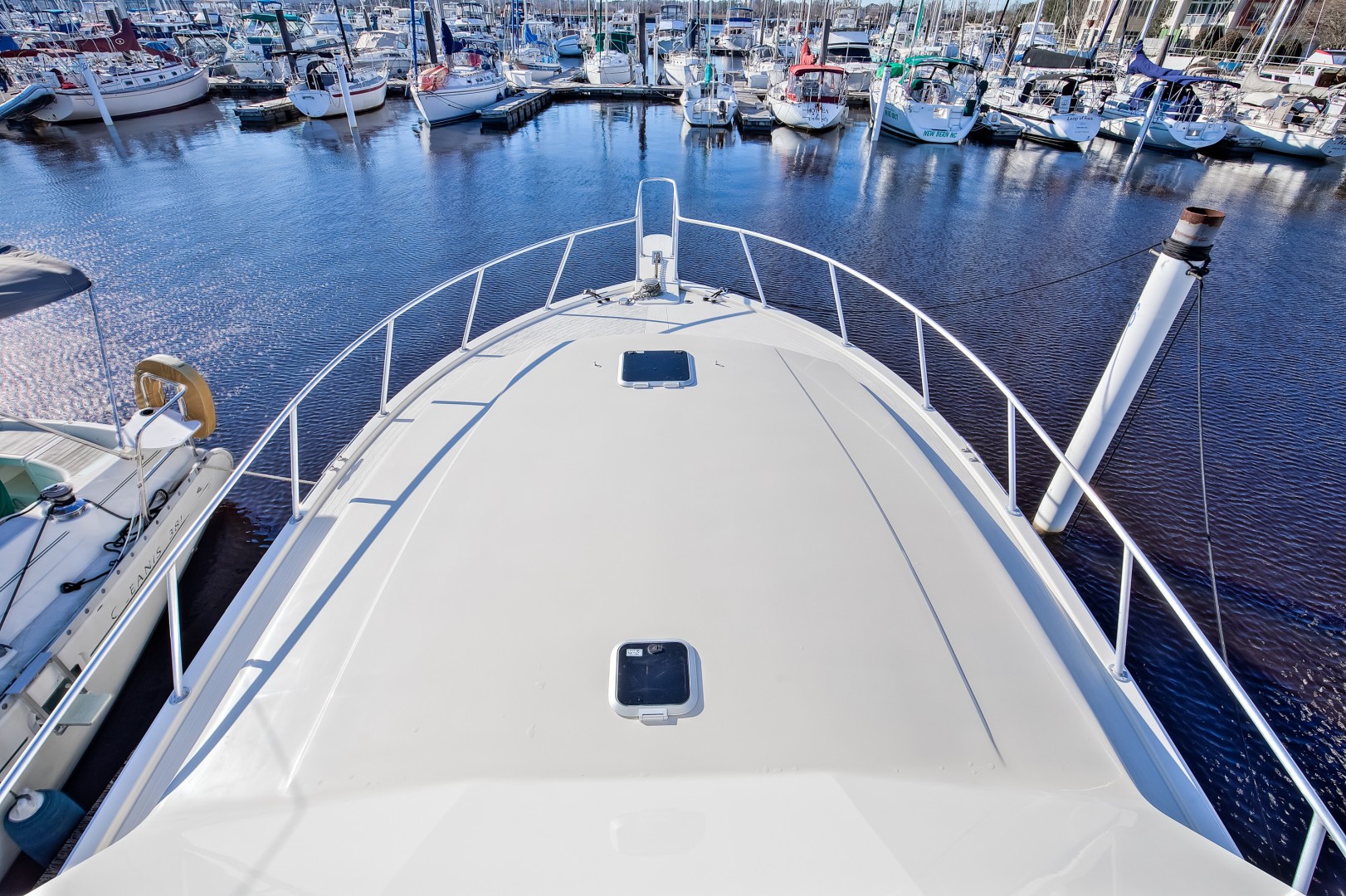 Viking 41 - Yota Life - Bow Profile