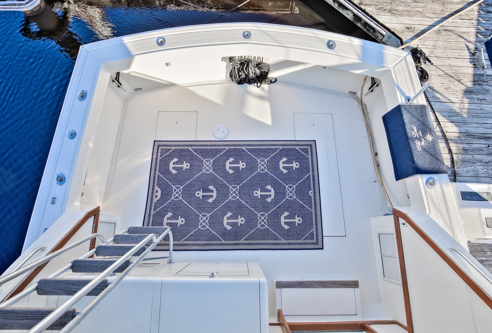 Viking 41 - Yota Life - Cockpit from Bridge