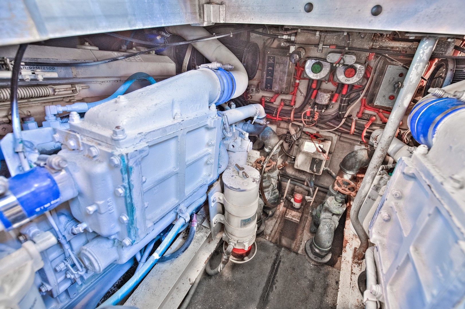 Viking 41 - Yota Life - Engine Room