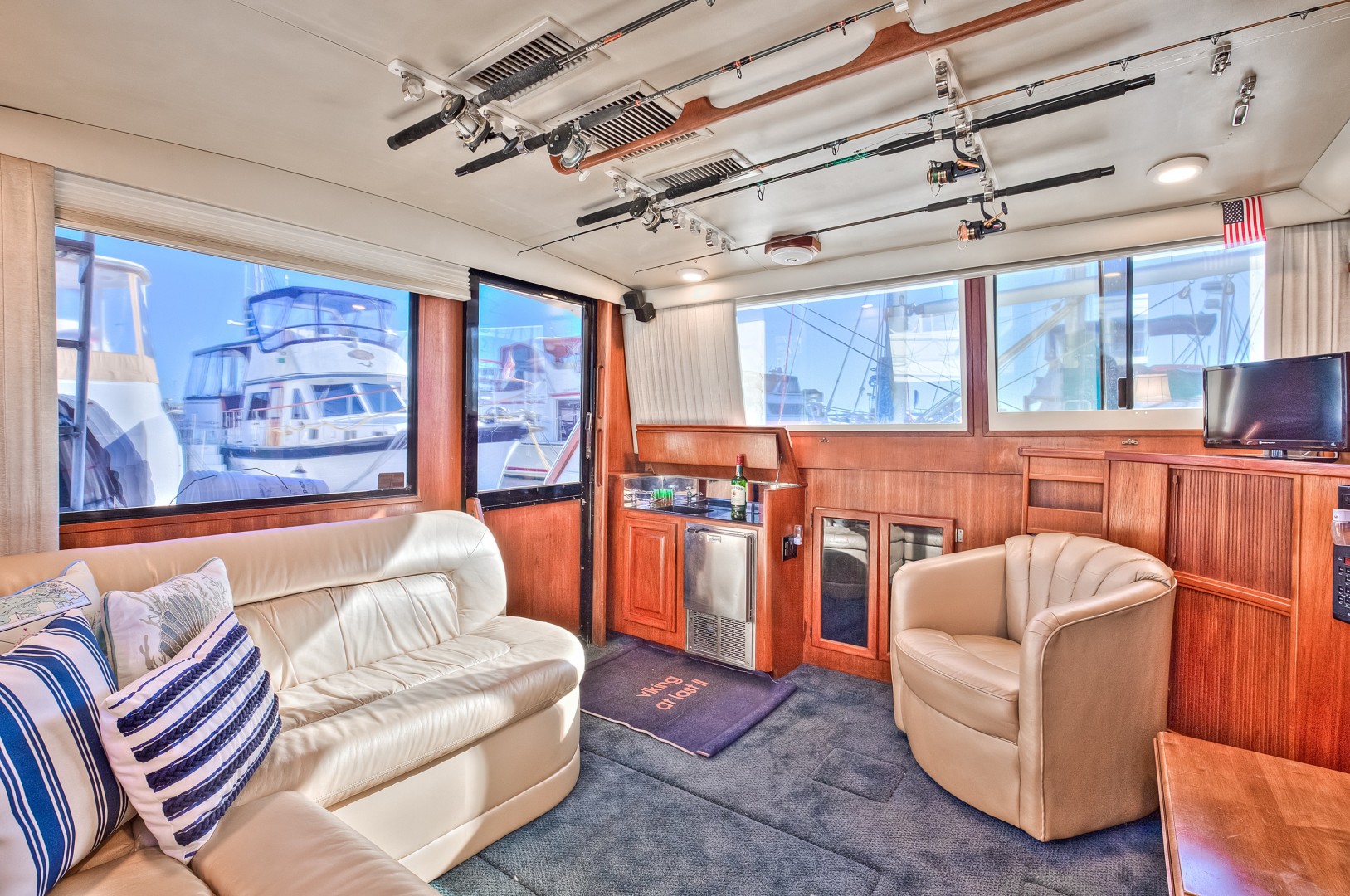 Viking 41 - Yota Life - Salon Seating