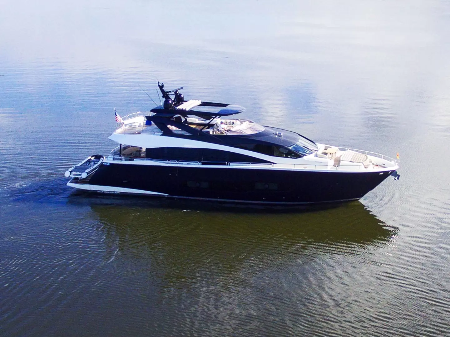 2019 86' Sunseeker photo