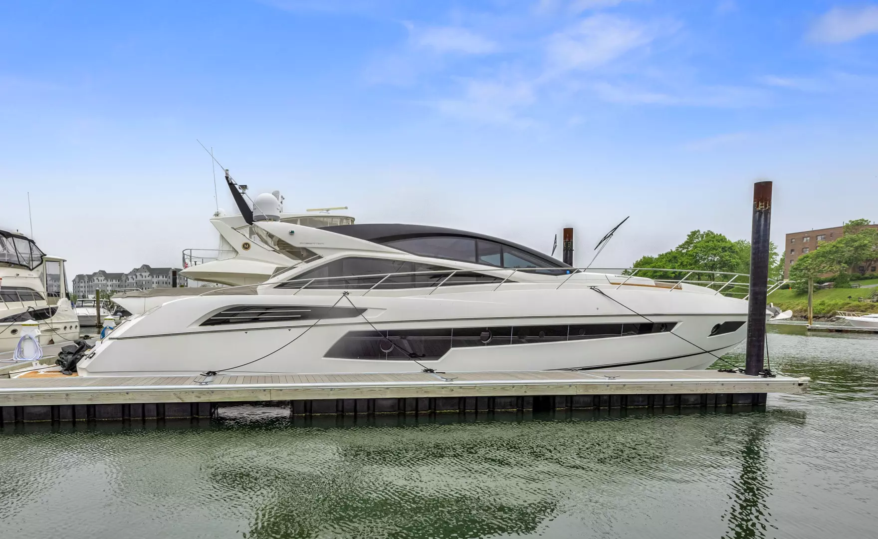 2015 68' Sunseeker photo