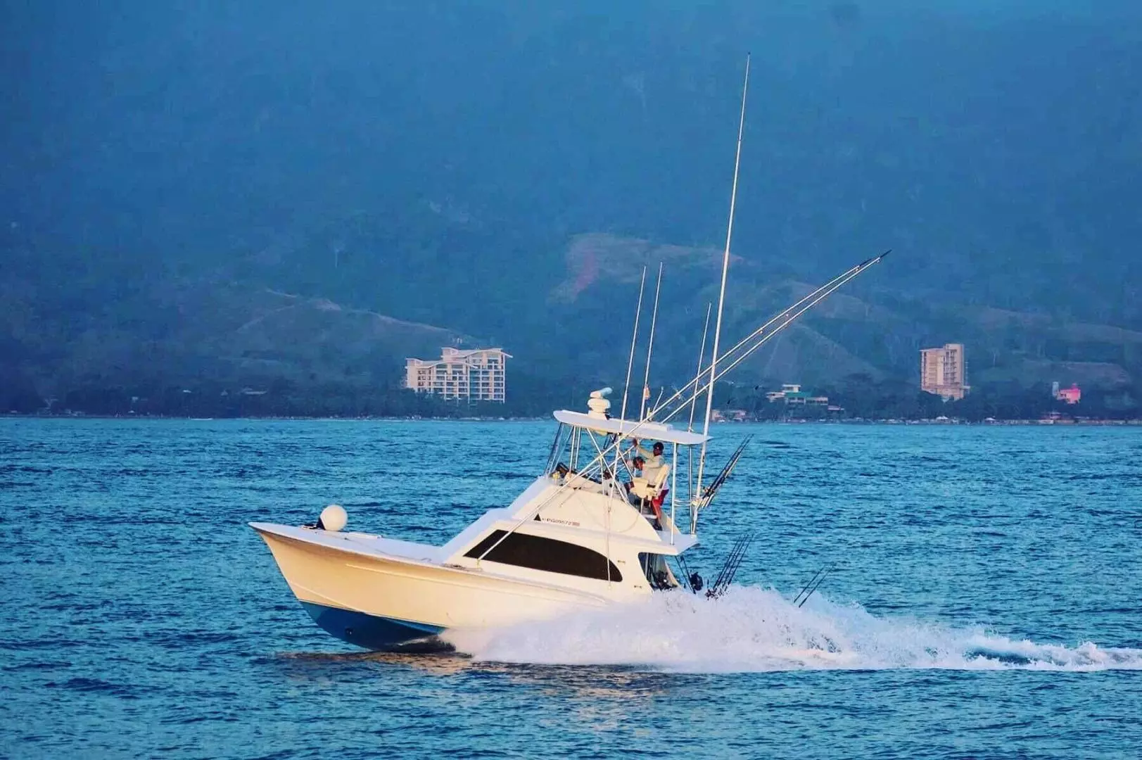 1984 37' Sunny Briggs photo