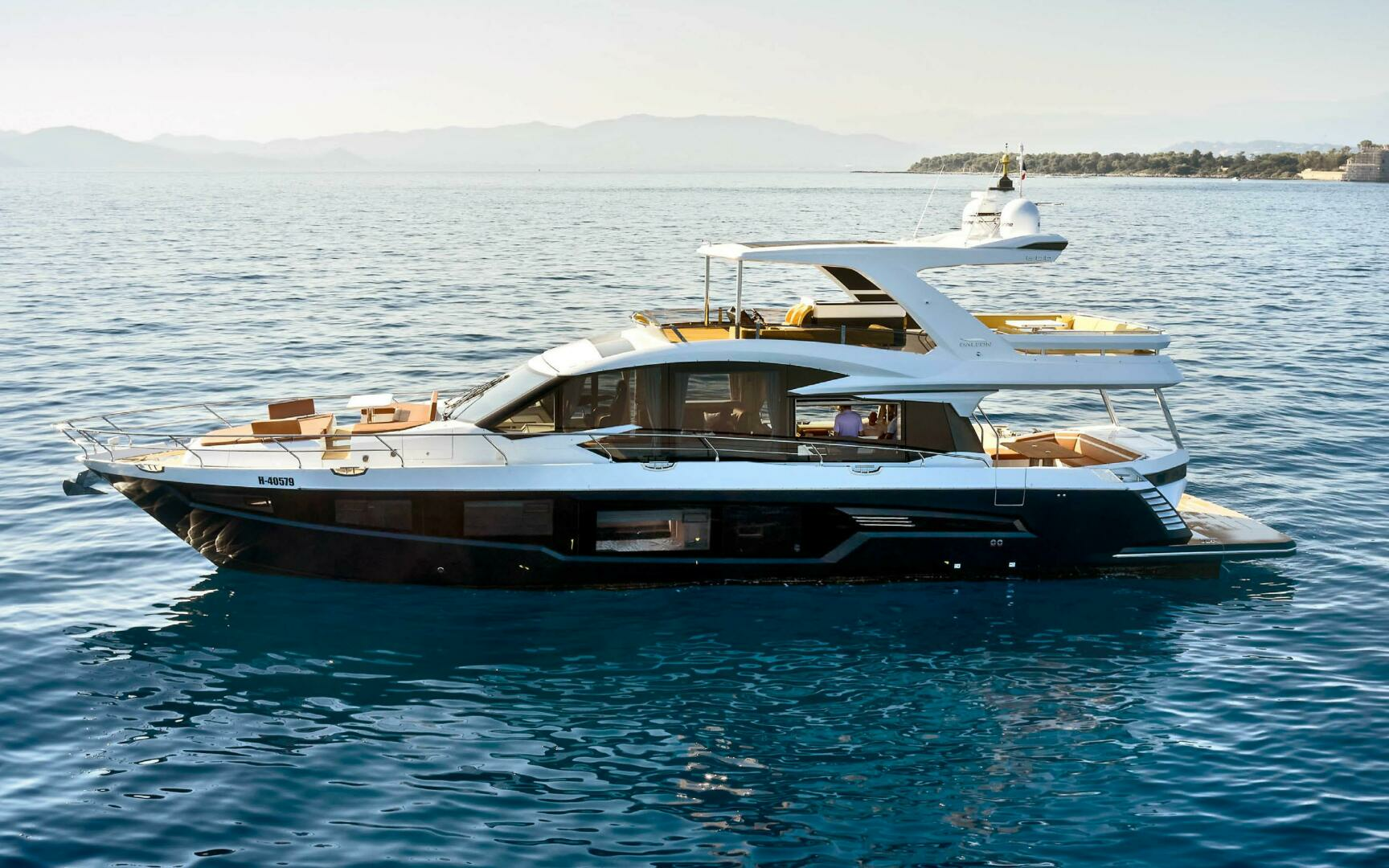 2023 68' Galeon photo