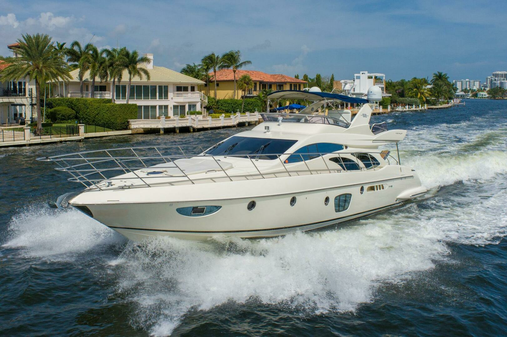 2009 62' Azimut photo