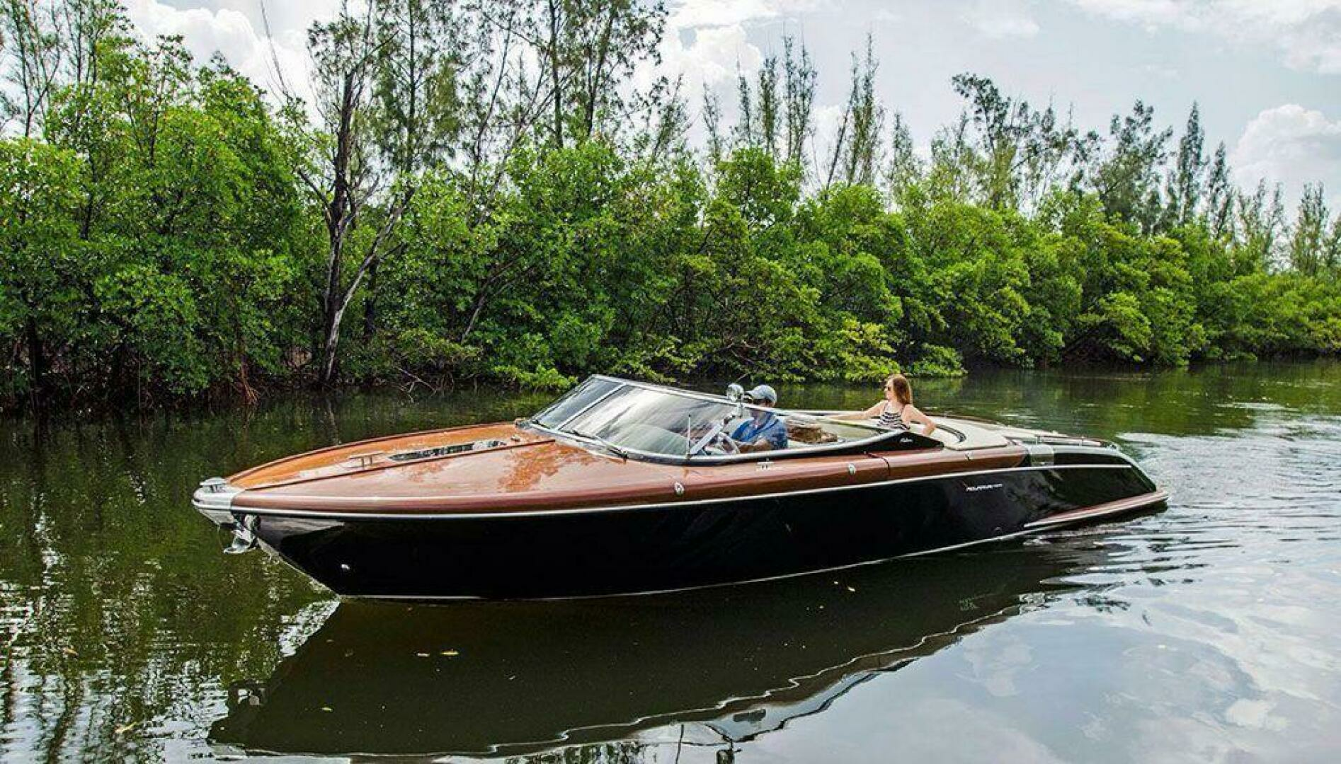 2010 33' Riva photo