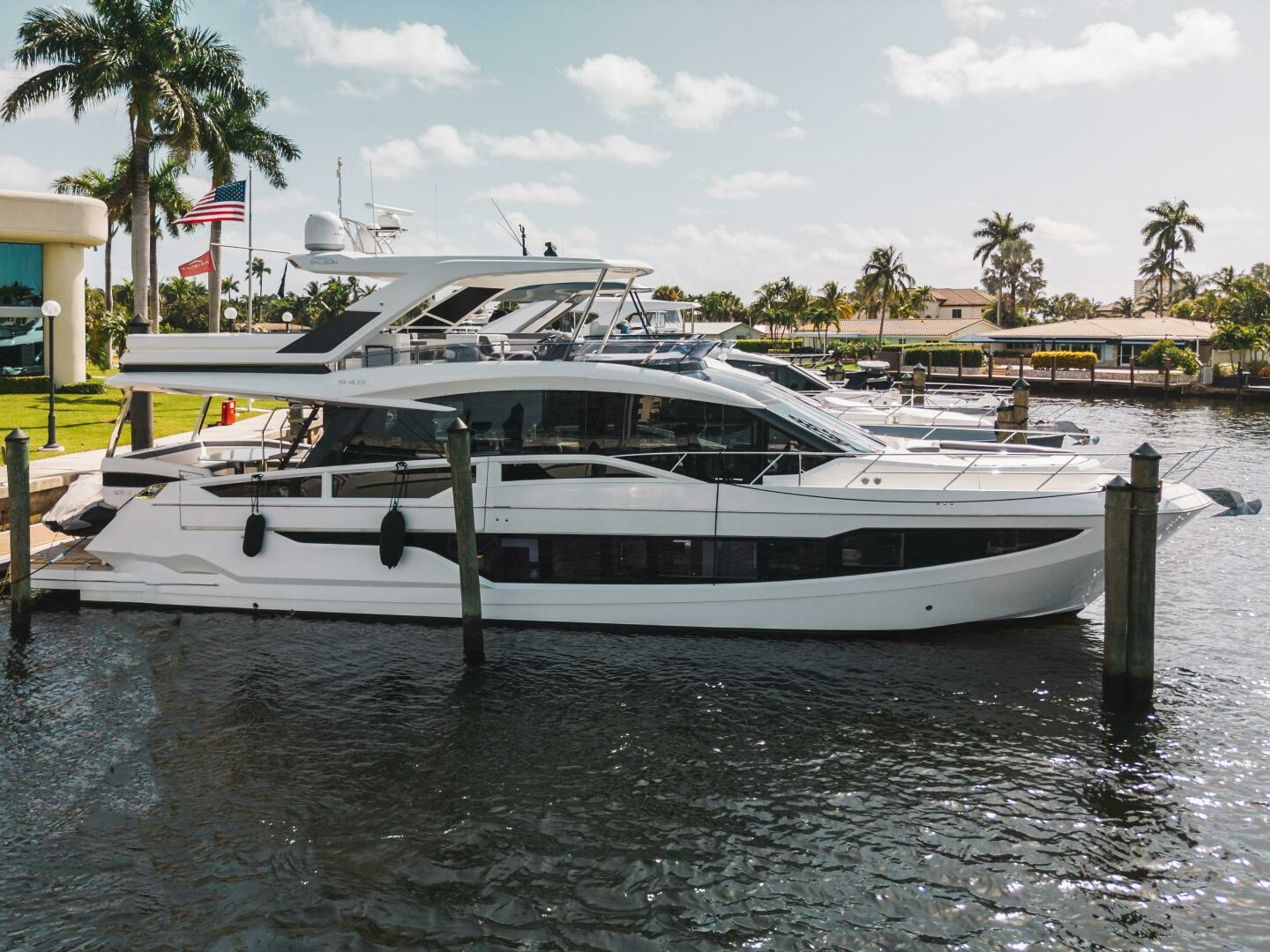 2019 64' Galeon photo