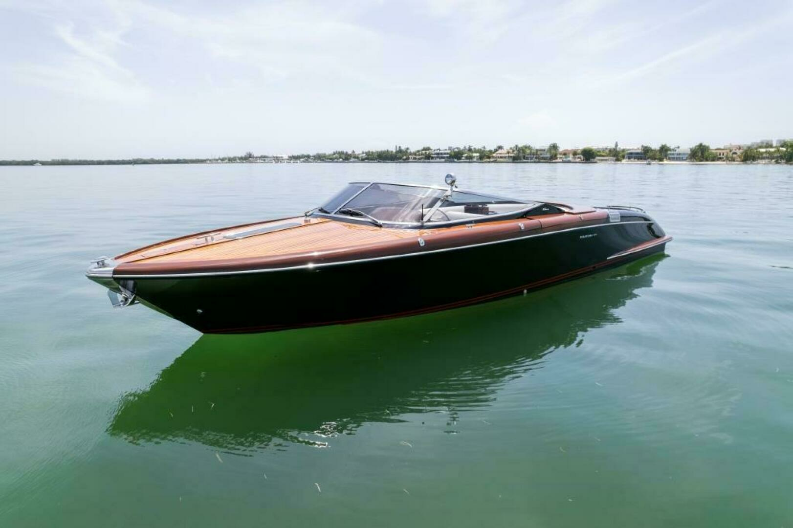 2020 33' Riva photo