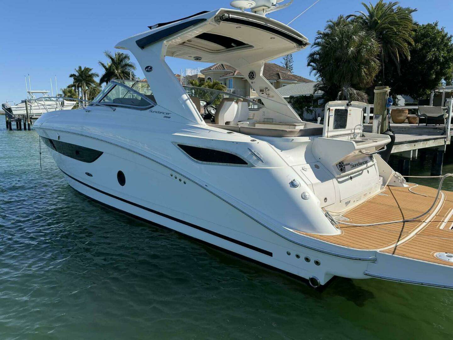 2016 35' Sea Ray photo