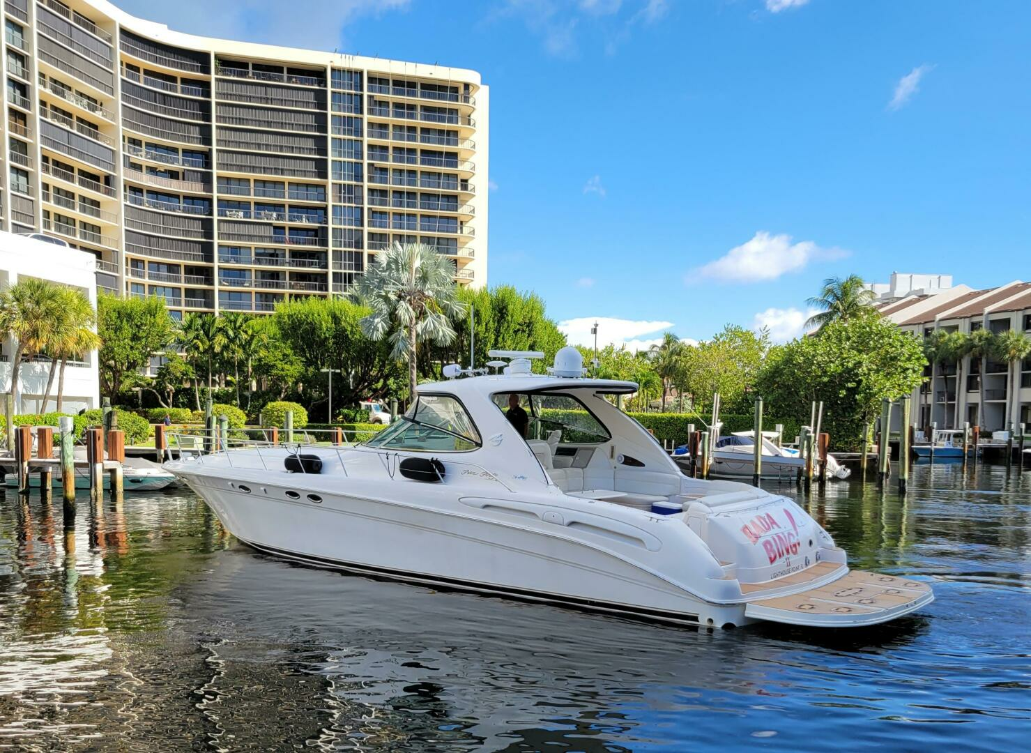 2000 54' Sea Ray photo