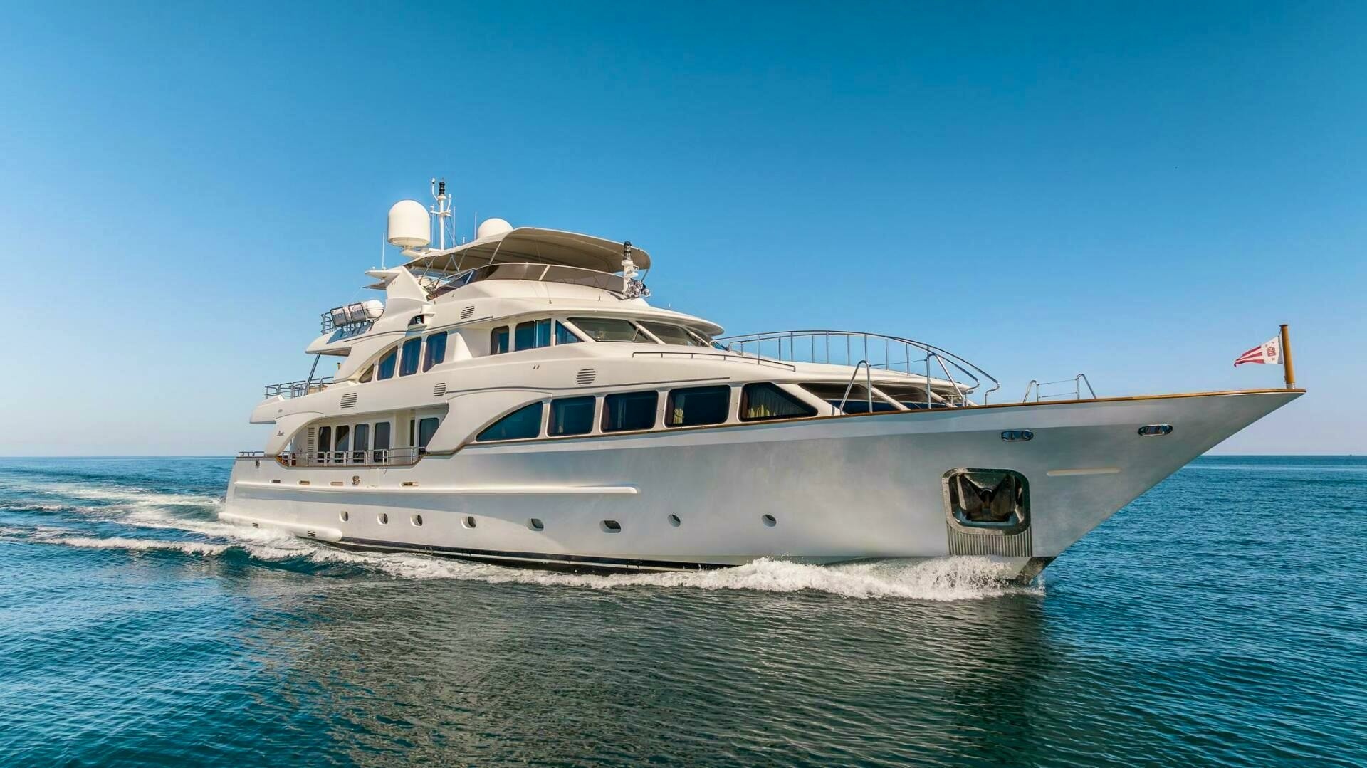2009 120' Benetti photo