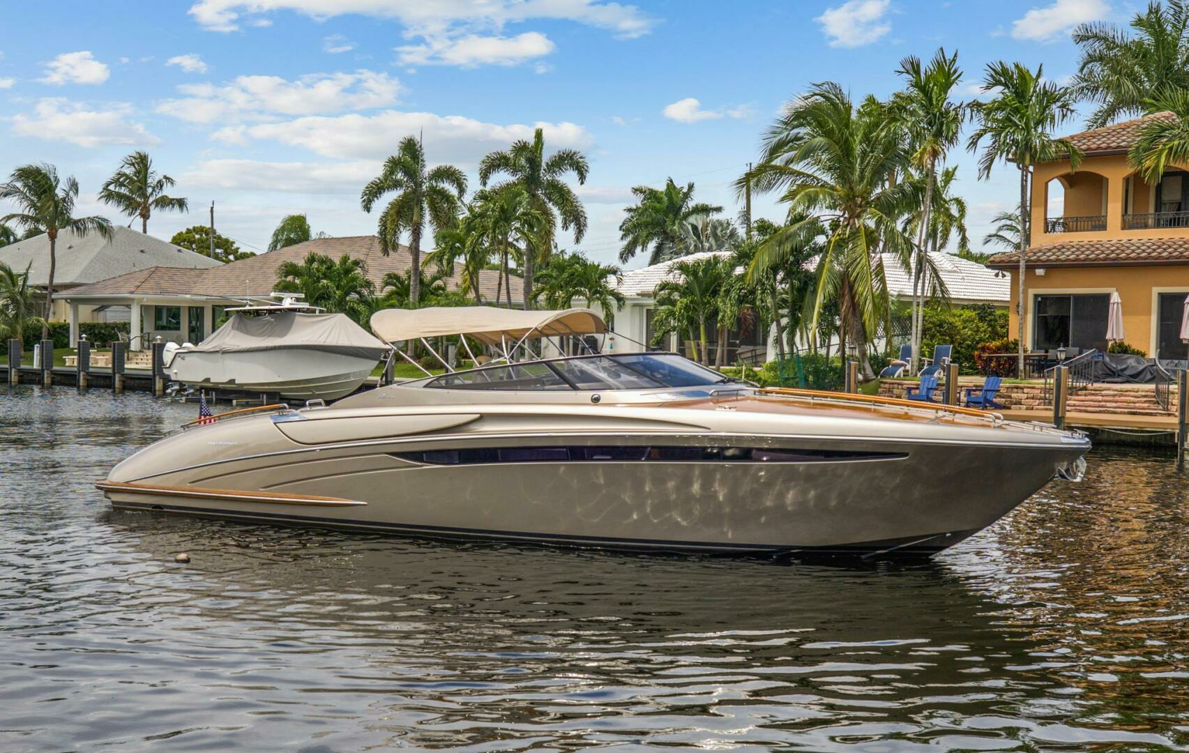 2010 44' Riva photo