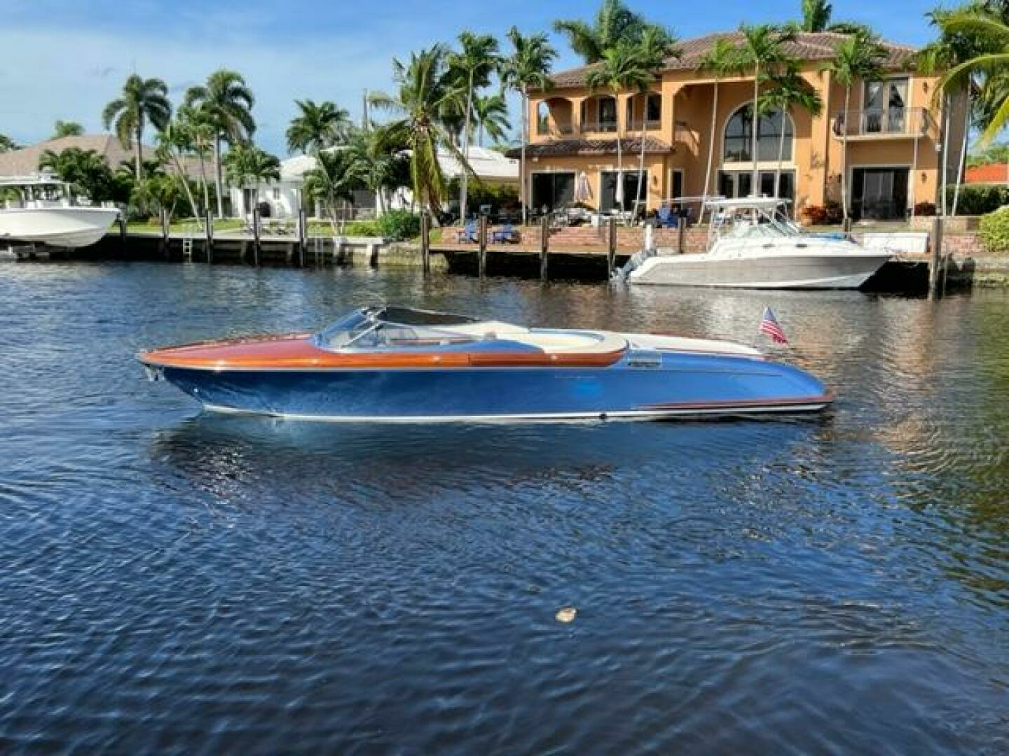 2012 33' Riva photo