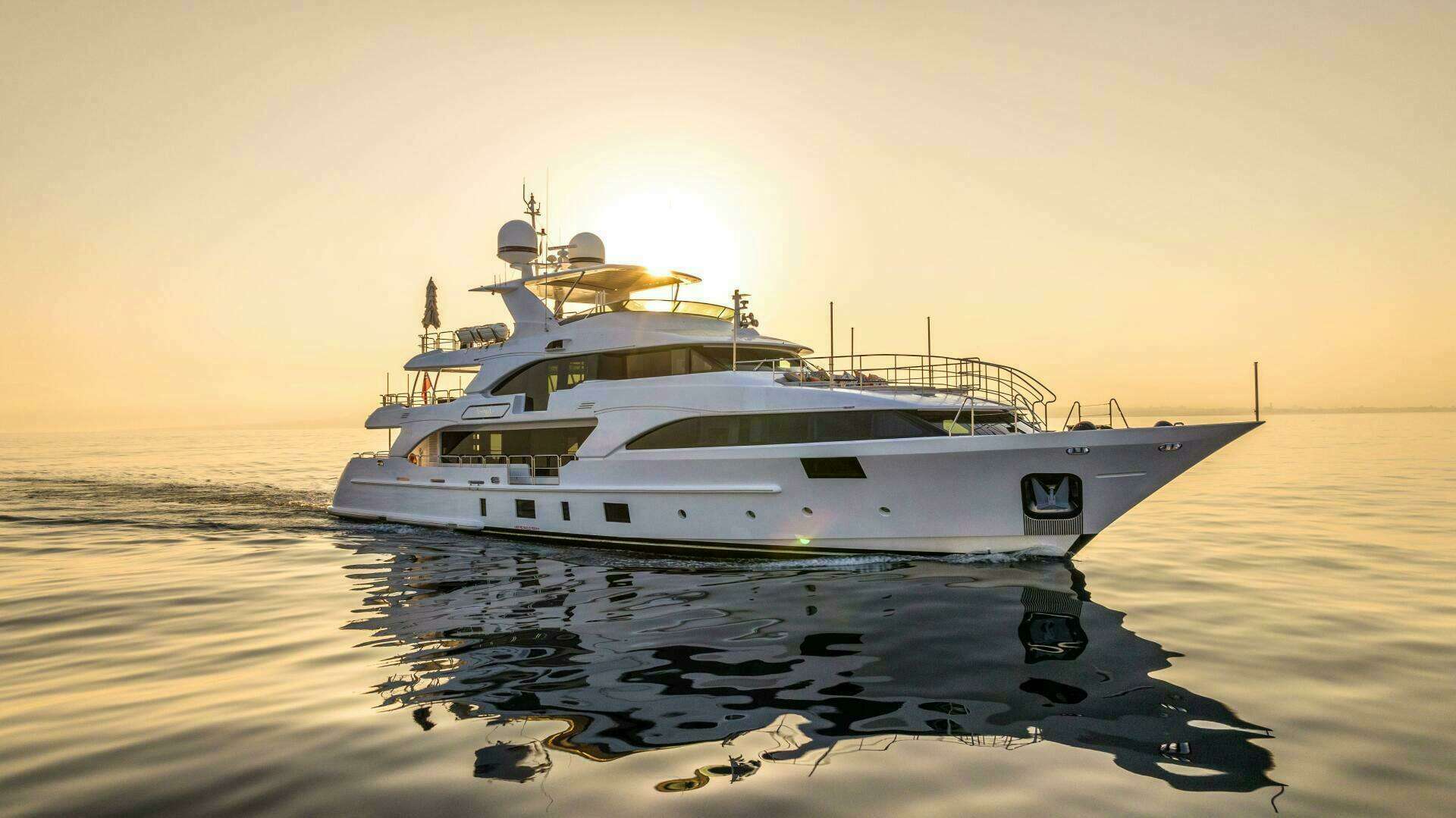 2015 121' Benetti photo