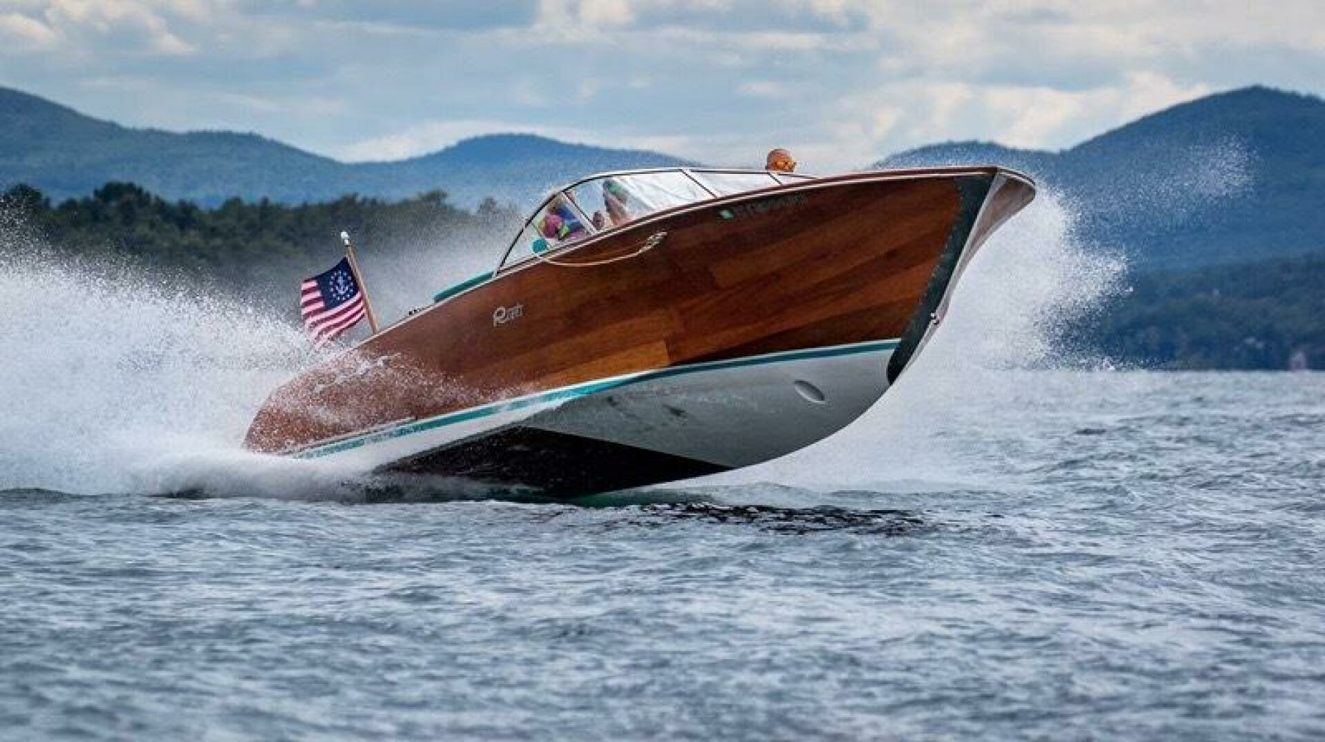 2018 29' Riva photo