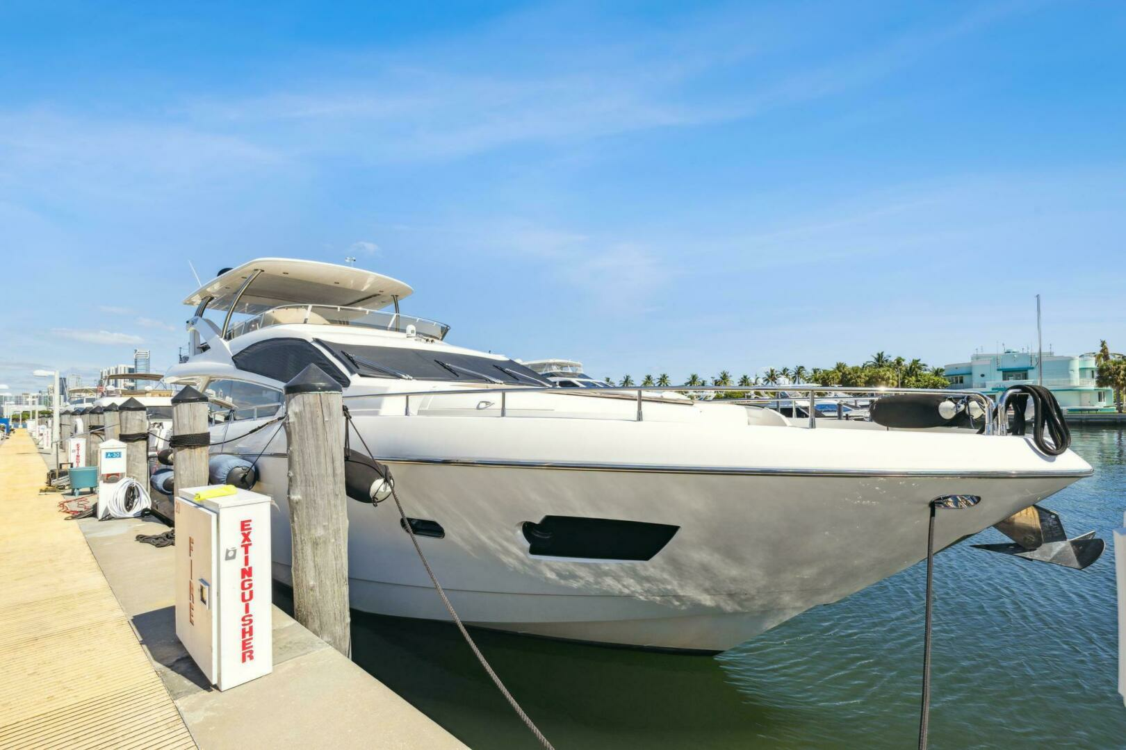 2014 73' Sunseeker photo