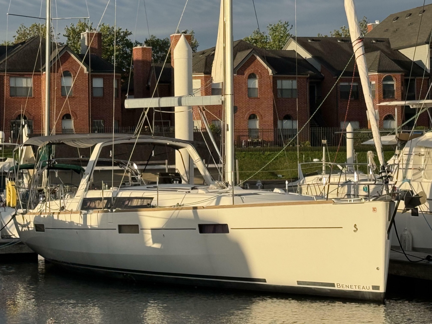 2015 45' Beneteau photo