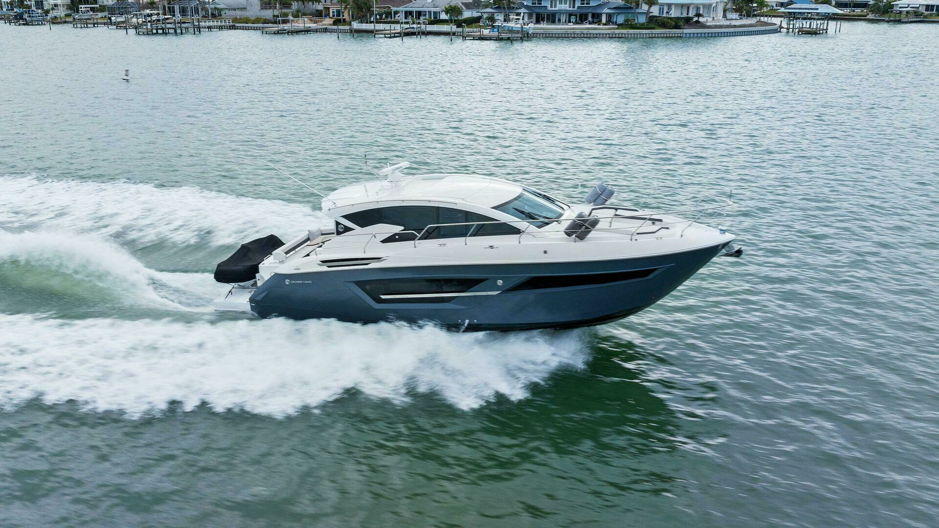 2020 46' Cruisers Yachts photo