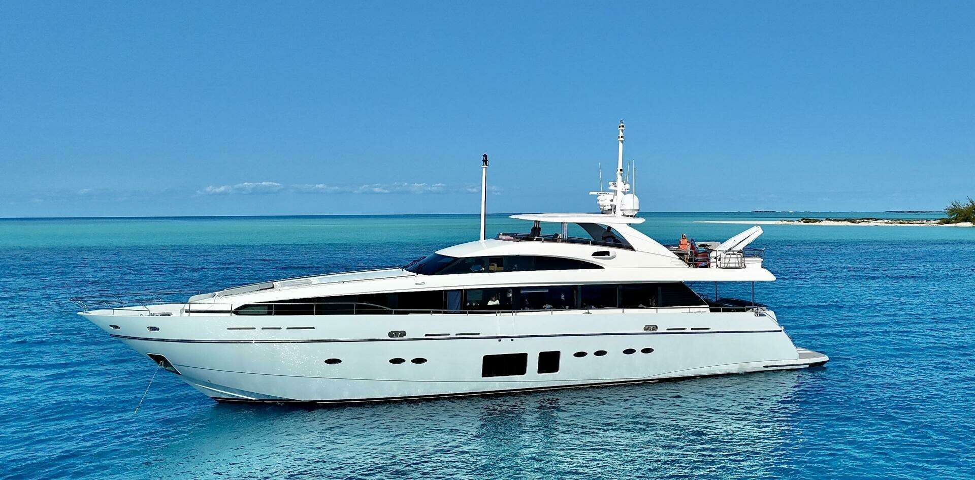 2012 104' Princess photo