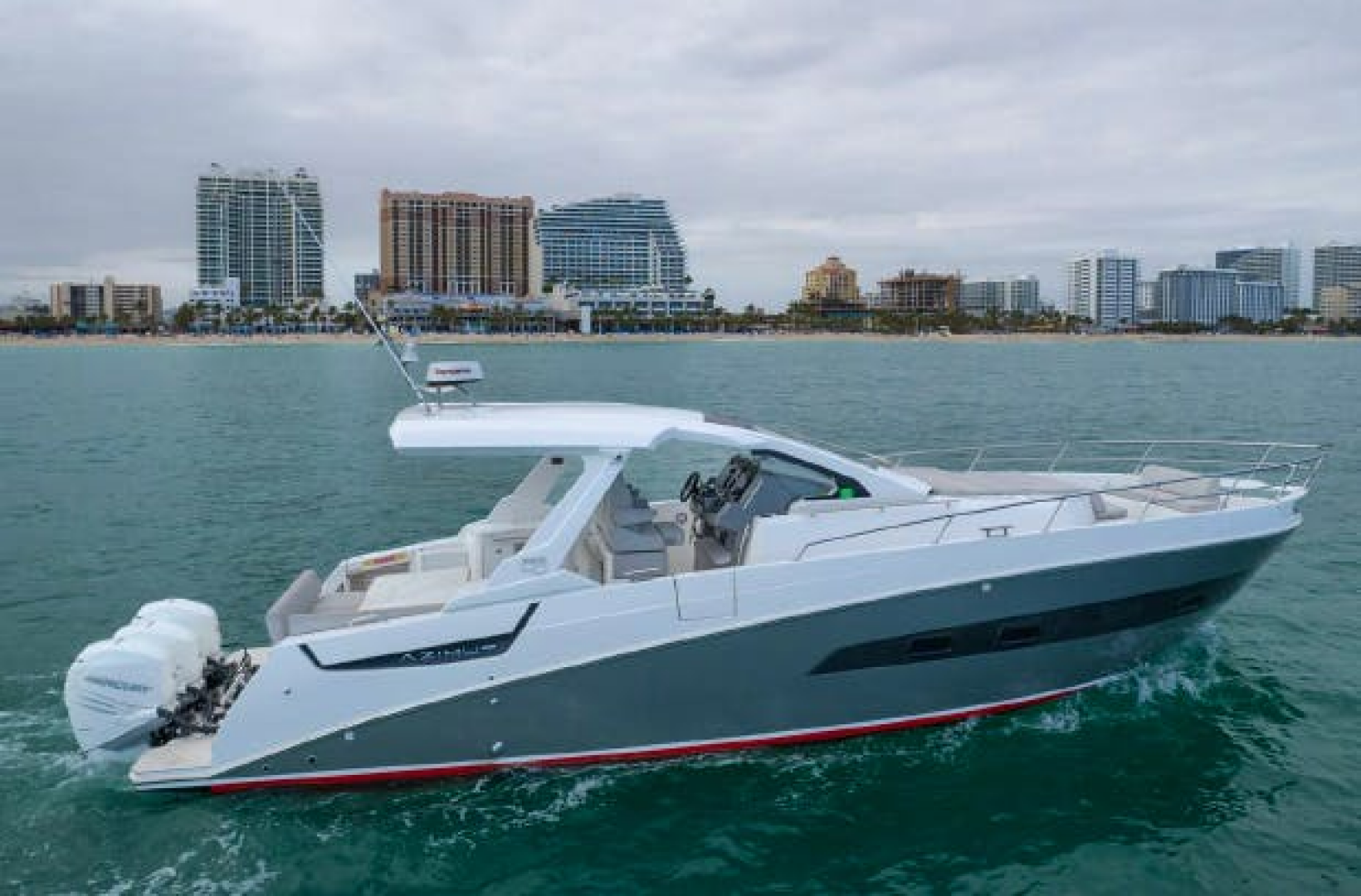 2019 40' Azimut photo