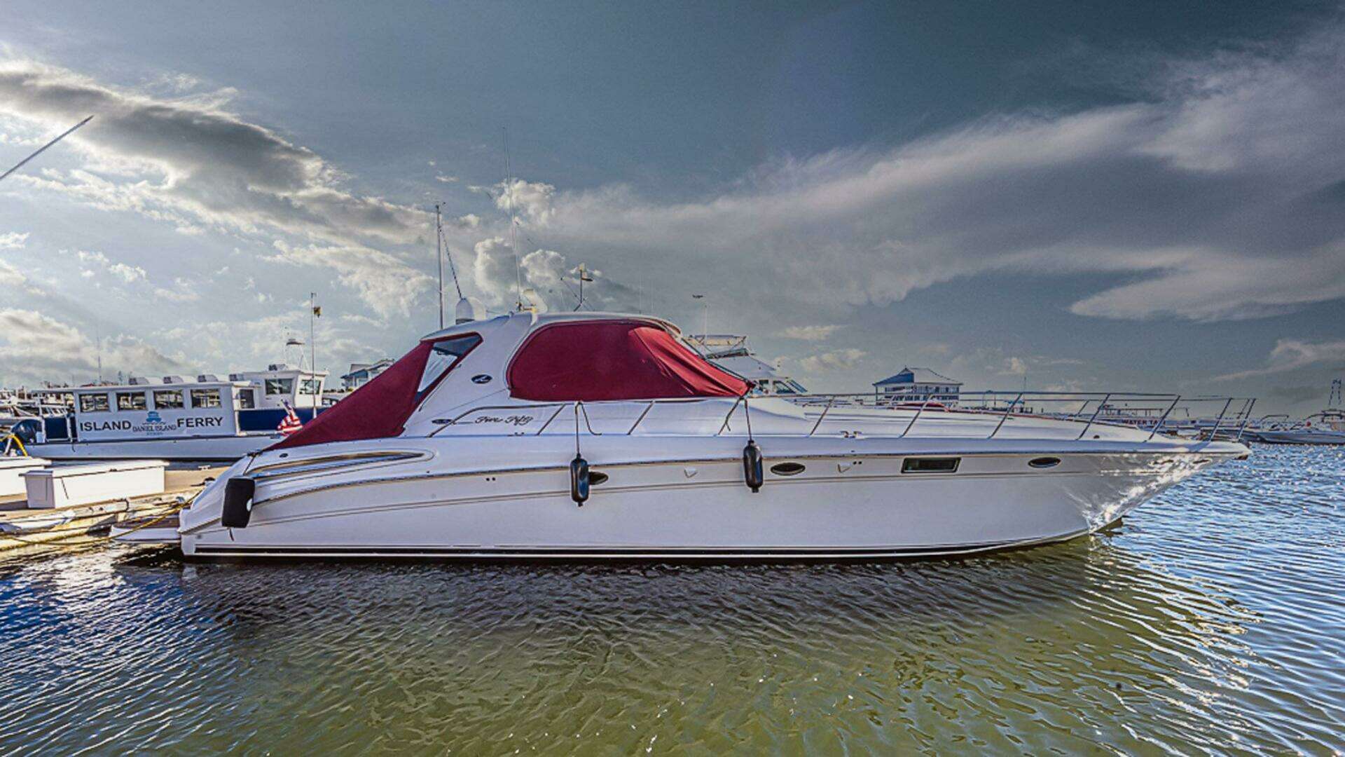 2002 55' Sea Ray photo